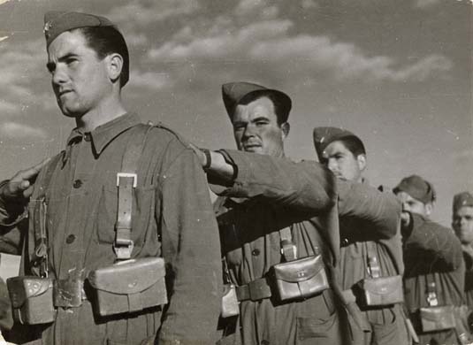 Women war photographers Jenny Matthews