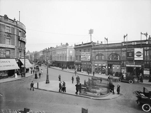 Hammersmith station in 1910