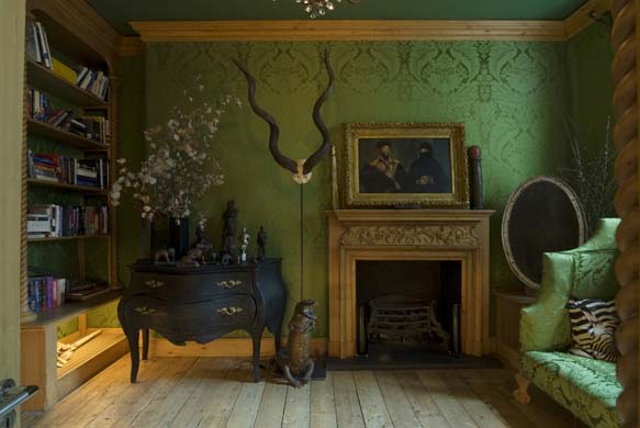 Roland Emmerich's library