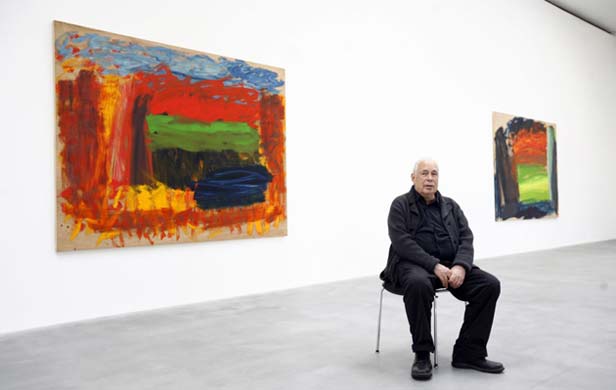  Howard Hodgkin poses in front of his new oil on wood painting Home, Home on the Range