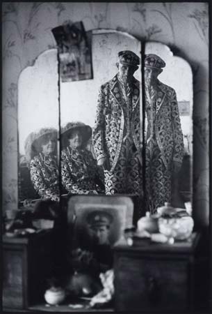 Untitled ... Pearly King and Queen, East Ham 1969-71