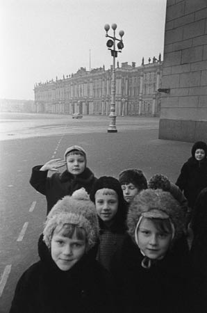 In front of the Hermitage, Leningrad 1964