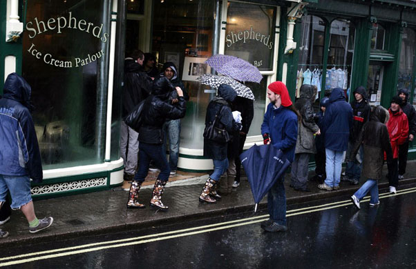 Hay festival in the rain 
