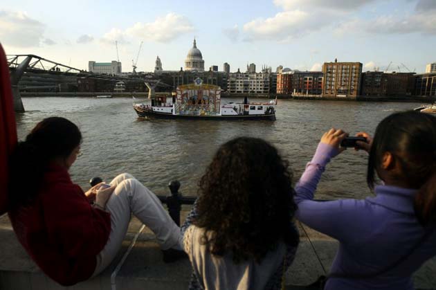Globe Theatre on the Thames