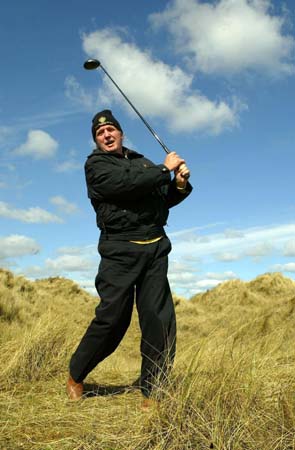 Donald Trump plays golf