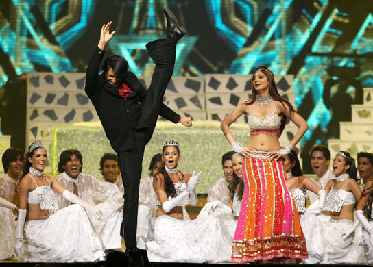 Shilpa Shetty performs on stage with choreographer Shymak Davar