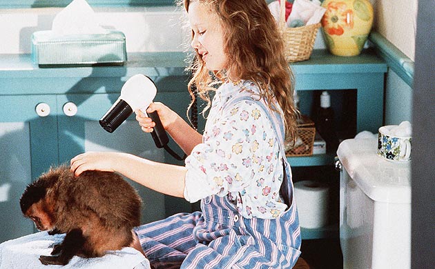 Thora Birch and Finster in Monkey Trouble