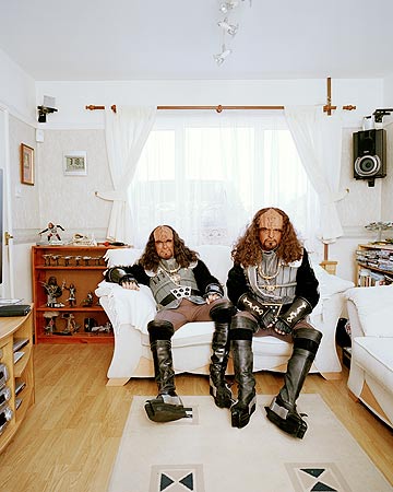 Keith Carlos Batt (left), dressed as a Klingon