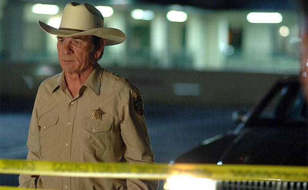 Sheriff Bell (Tommy Lee Jones)
