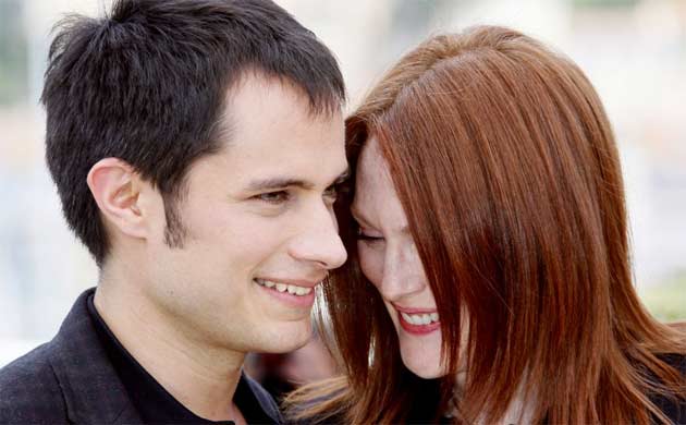 Gael Garcia Bernal and Julianne Moore, stars of Fernando Meirelles' film 'Blindness'