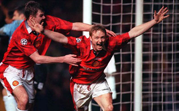 David May celebrates with Gary Pallister