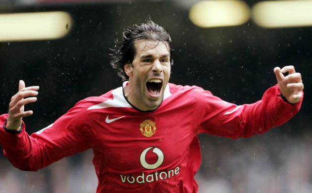 Ruud van Nistelrooy scores in the FA Cup semi-final against Newcastle