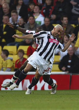 Kevin Phillips of West Bromwich Albion celebrates his goal