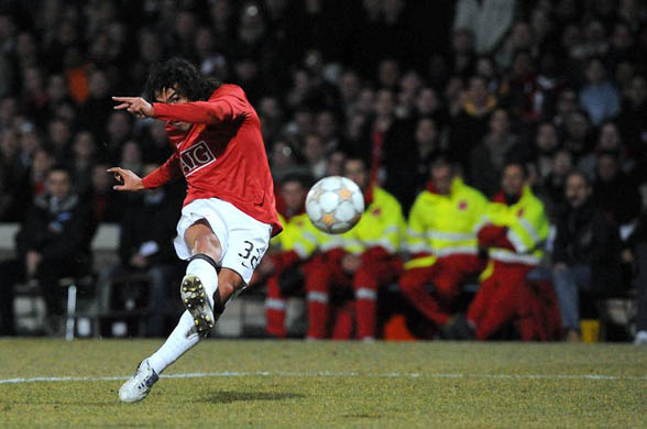 Champion's League first knock-out round, first leg