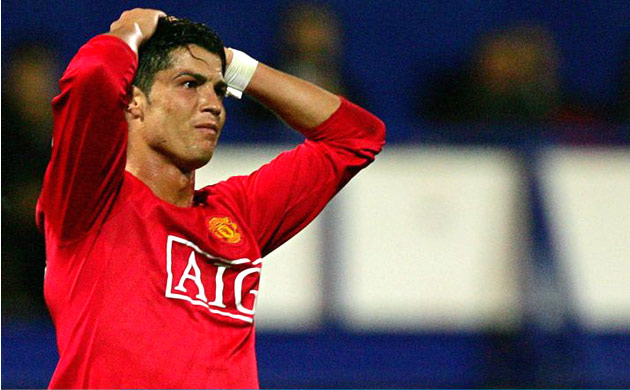 http://static.guim.co.uk/Guardian/football/gallery/2008/jun/05/manchesterunited.realmadrid/ronaldoportsmouthcarldesouz-6487-3690.jpg