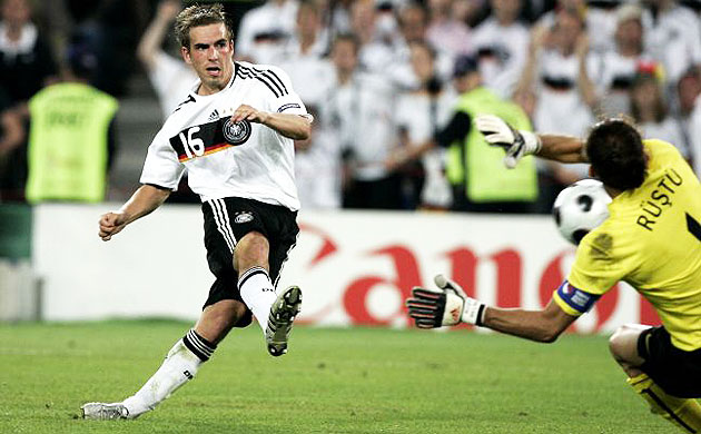 Philipp Lahm scores the winner