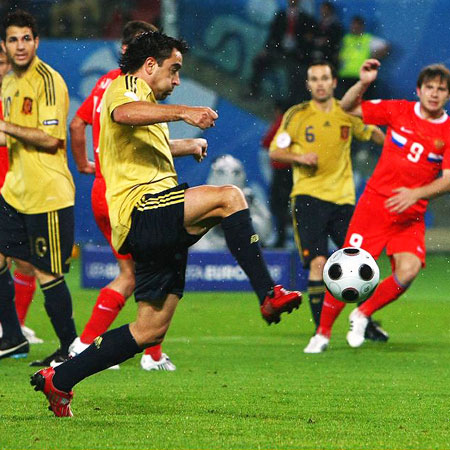 Xavi Hernandez scores