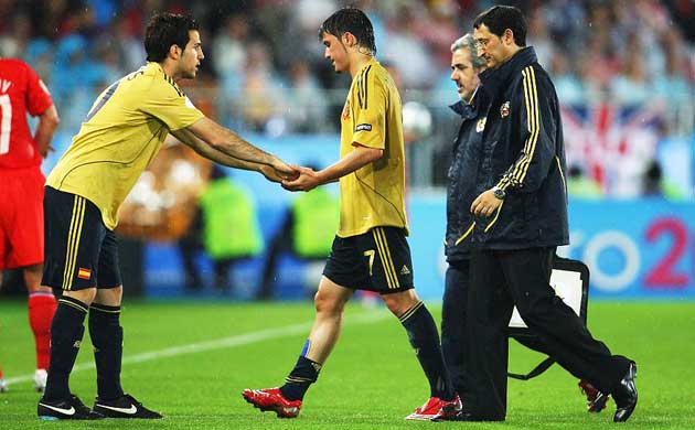 Cesc Fabregas replaces David Villa