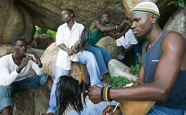Musicians and rock gongs