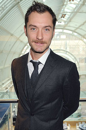 jude law watson. He may seem a bit delicate on film, but Jude Law is surprisingly manly in 