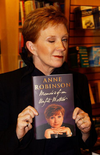 anne robinson winks