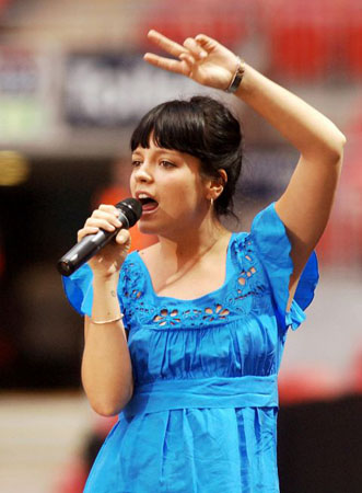 Lily Allen on stage