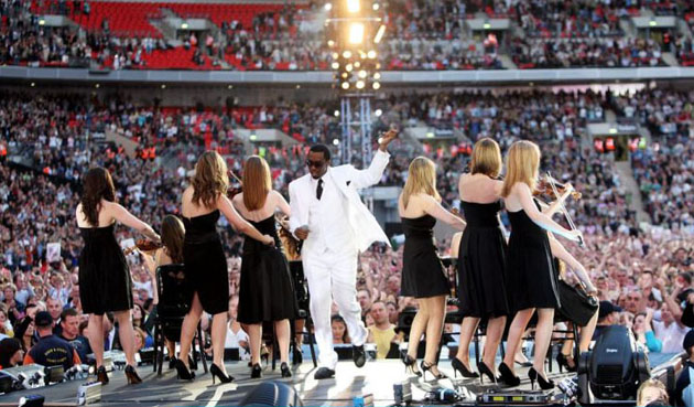 P Diddy surrounded by dancers