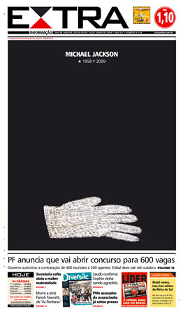 Michael Jackson's glove on the cover of the Rio de Janeiro Extra