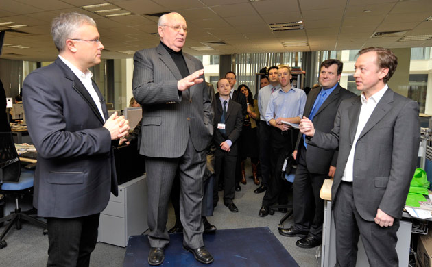 Gorbachev visits Evening Standard