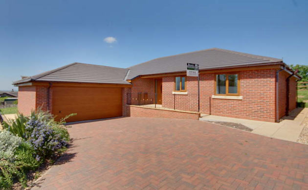 Bungalows: Whittle-le-Woods