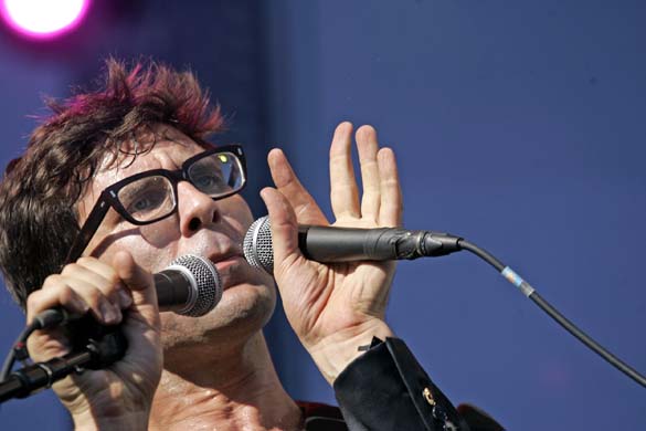 Jamie Lidell performs