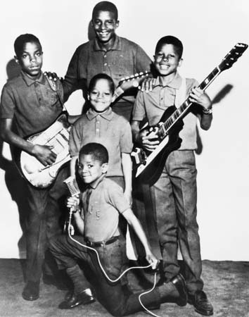 http://static.guim.co.uk/Guardian/music/gallery/2008/aug/27/michaeljackson/Jackson5-1968-42-17478984-5406.jpg