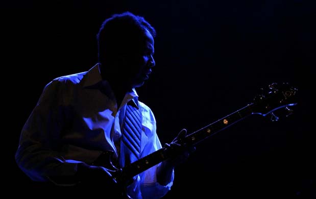 Stanley Clarke performs