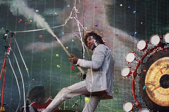 Agyness Deyn performs at T4 on the Beach