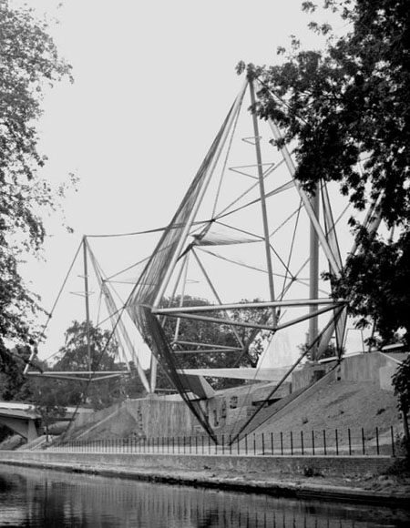 The Snowdon Aviary at London Zoo