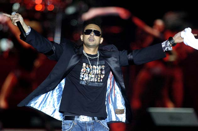 Sean Paul performs
