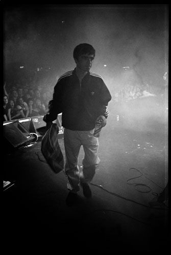 Oasis: A Year On The Road