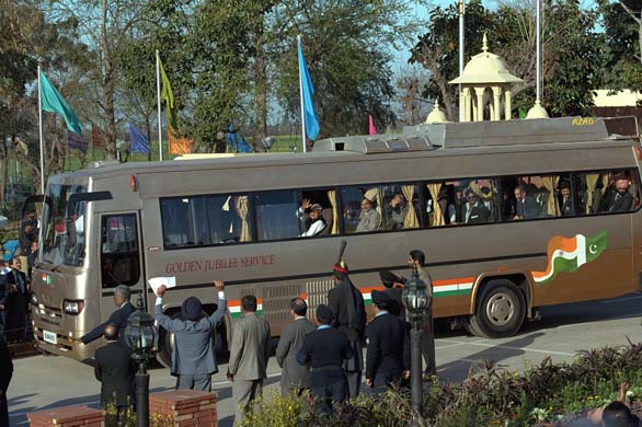 UnassignedVajpayee arrives in Pakistan