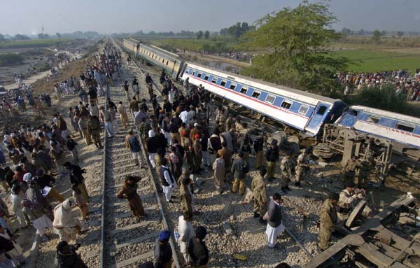 Train derailment near Mehrabpur