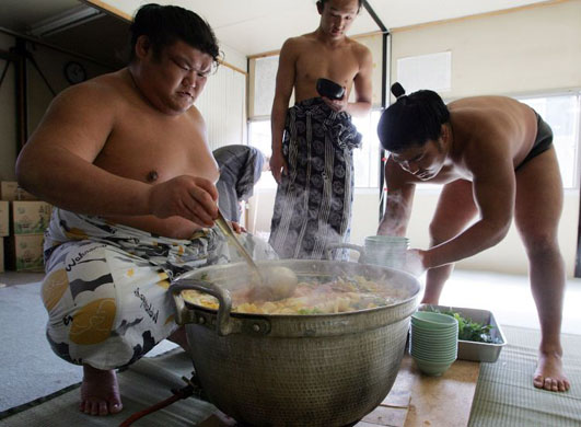 Wrestlers serve up 'chanko-nabe'