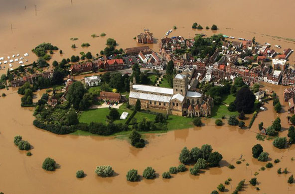 The town of Tewkesbury surrounded by flood waters