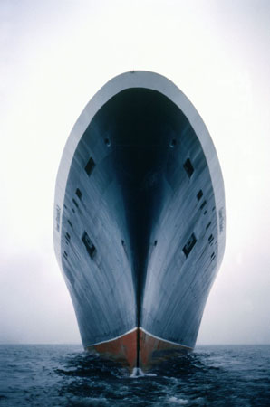 The bow of the QE2