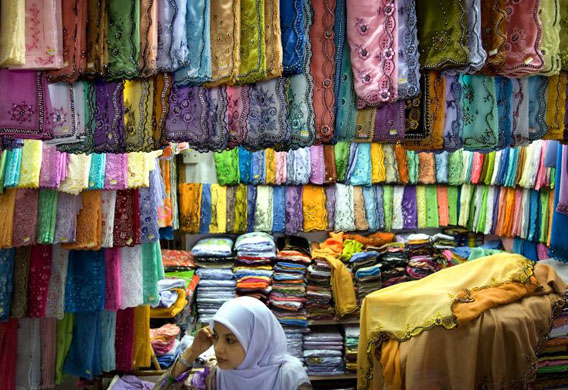 Muslim woman trader
