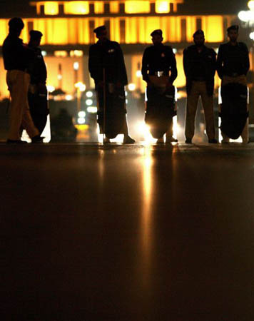 Police block entrances to parliament and the supreme court 