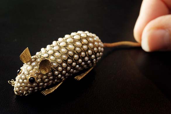 Jewelled mouse