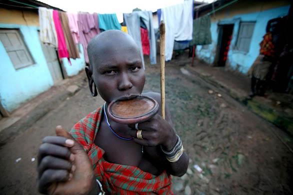 A woman from the Mursi tribe