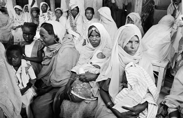 Women wait at a UNICEF centr