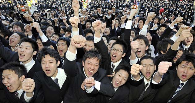 College students begin job hunting