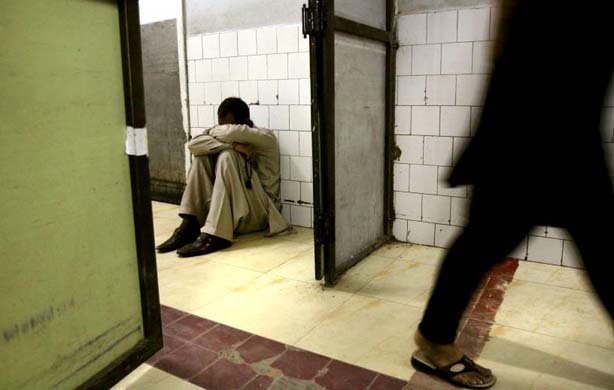 Police killed in Lahore suicide bombing