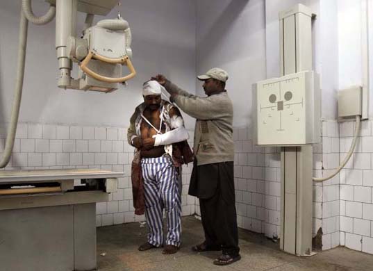 Police killed in Lahore suicide bombing